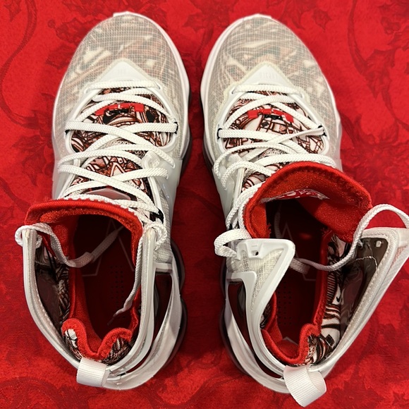 LeBron 19 XIX basketball Sketch university white red is brand new never worn - Picture 5 of 7